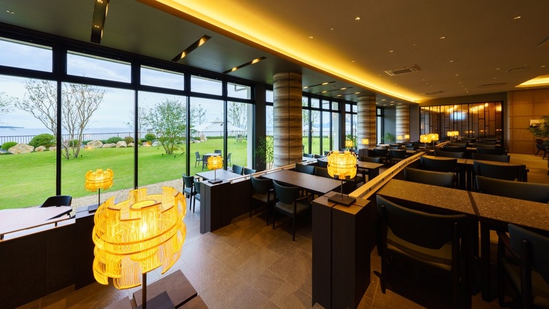 【旅得クーポン付き】夕食は海辺のレストランで和洋ハーフバイキング■90分間飲み放題＜２食付き＞