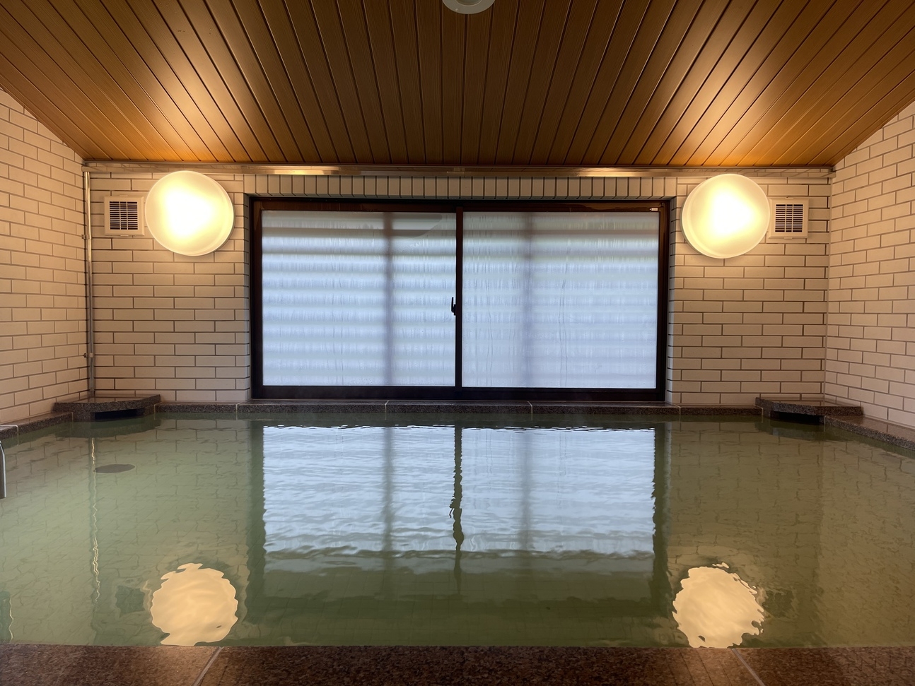 【1泊朝食付】温泉入場券付き！朝食は、お部屋へのデリバリーシステム