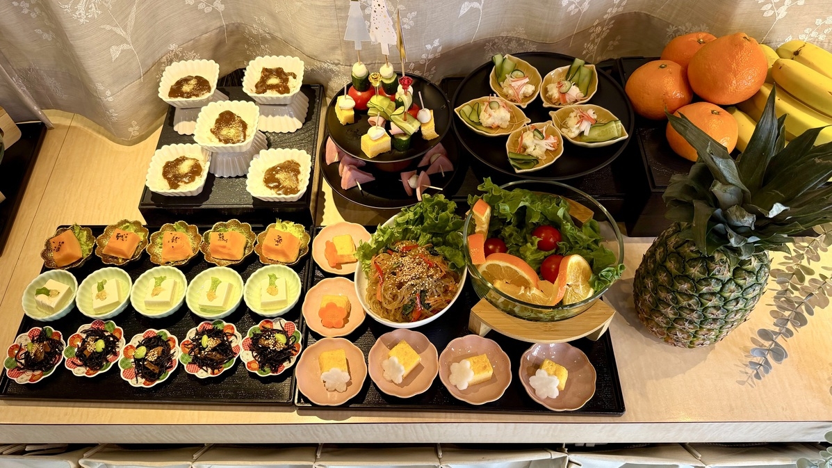 【朝食付き】当館から徒歩1分！約30種類の和洋食ビュッフェ　