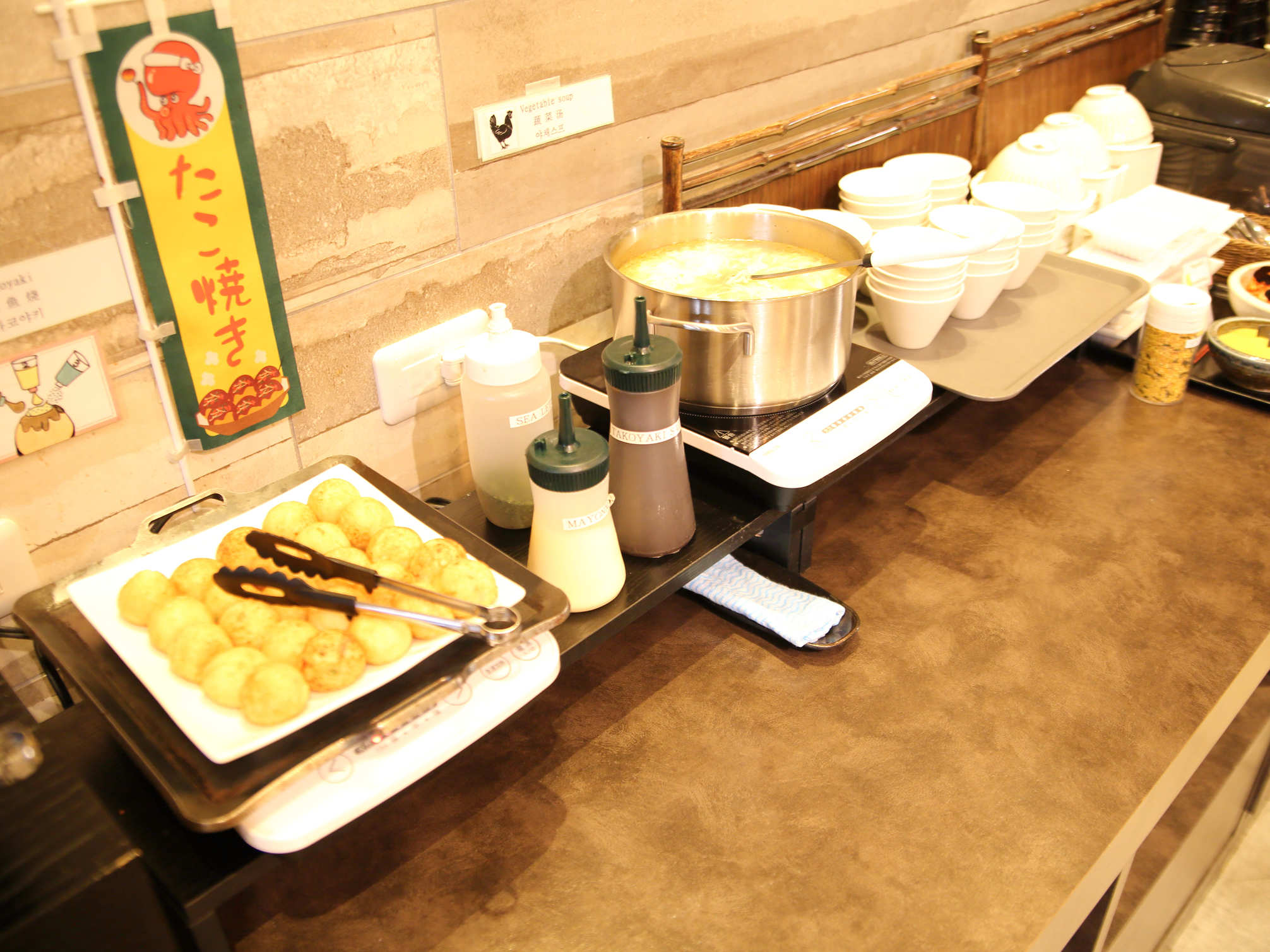 【またきてな関西旅】お得な10％OFF♪ 12時チェックアウト＆700冊の漫画無料貸出《朝食付き》