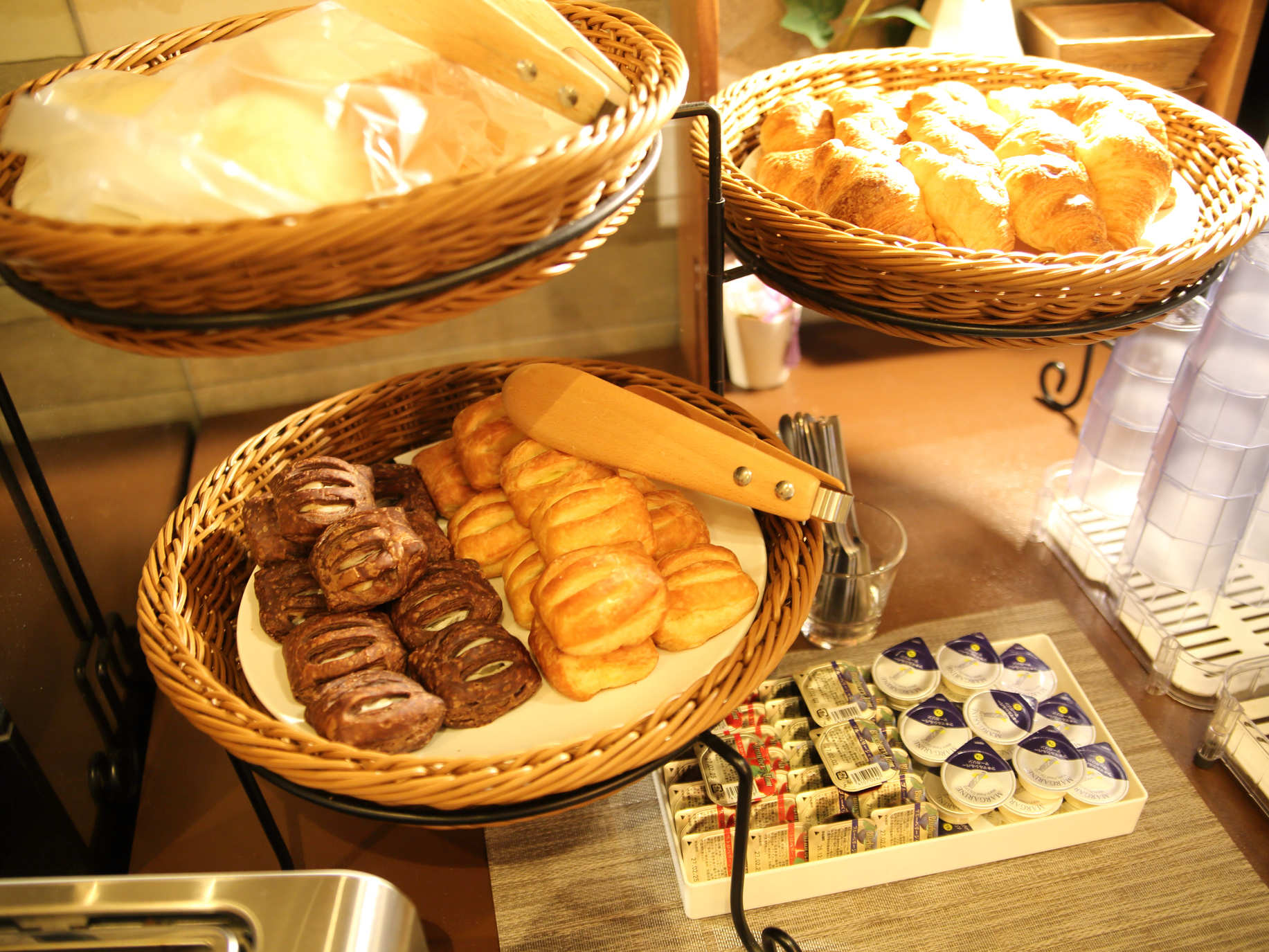 【またきてな関西旅】お得な10％OFF♪ 12時チェックアウト＆700冊の漫画無料貸出《朝食付き》