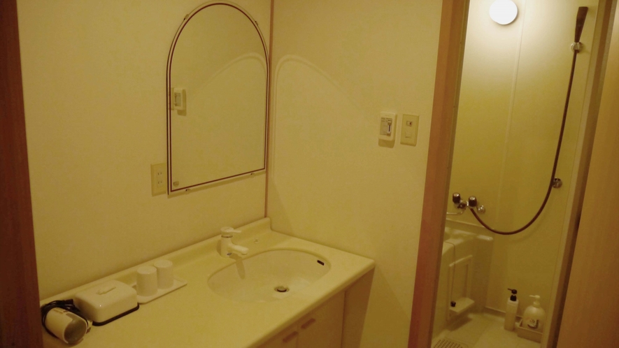 和室8畳（トイレ・風呂付）洗面スペース・お風呂