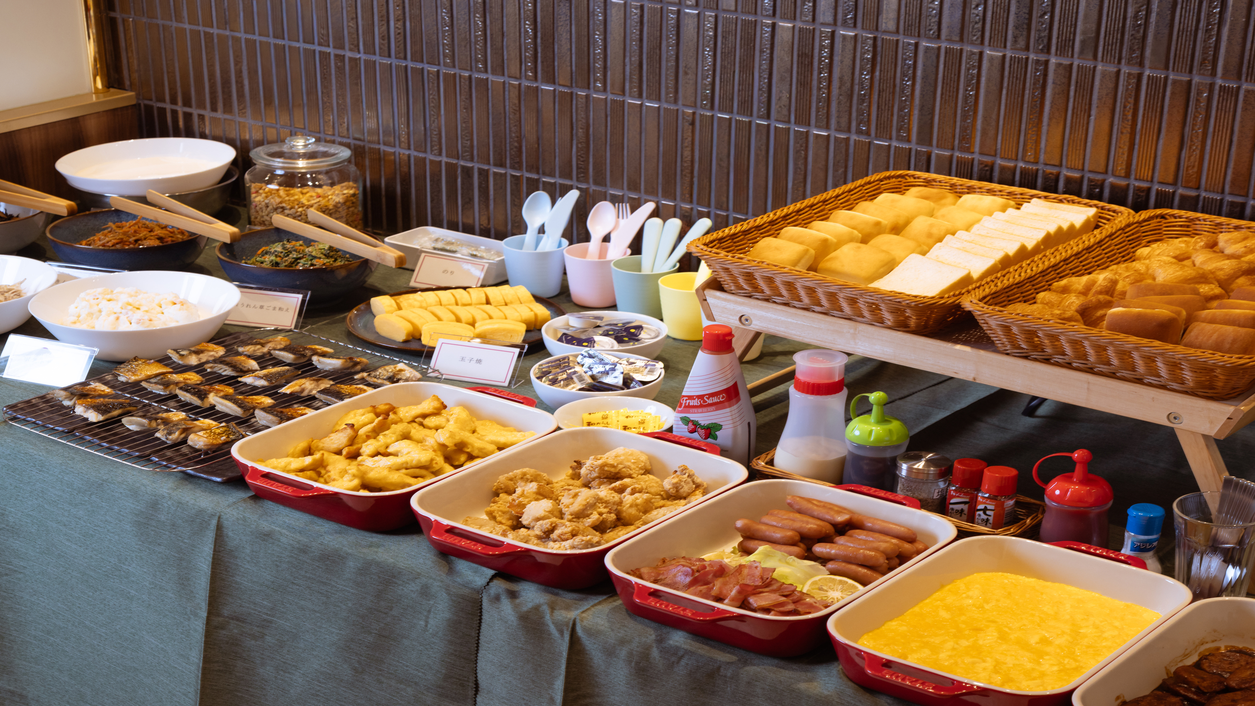 朝食ビュッフェ（一例）