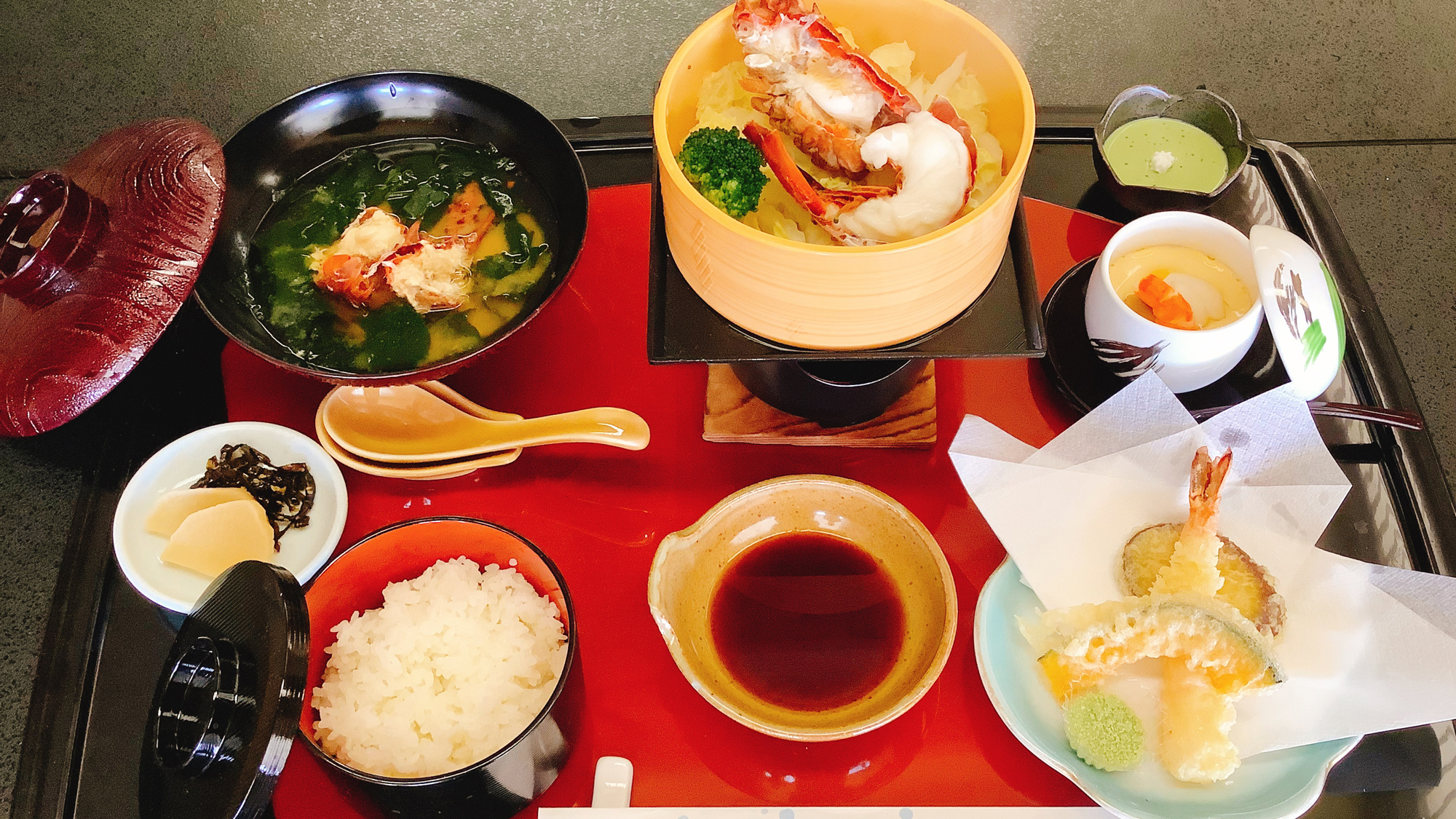 【伊勢海老のせいろ蒸し御膳】