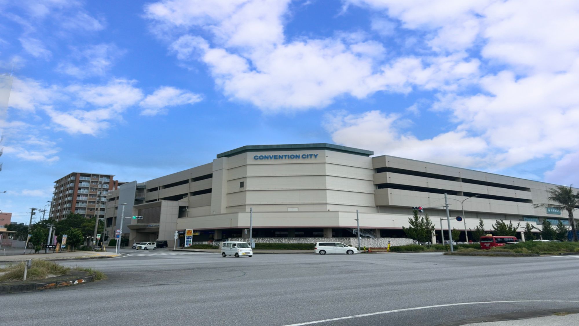 【サンエー宜野湾コンベンションシティ】当館から車で約7分