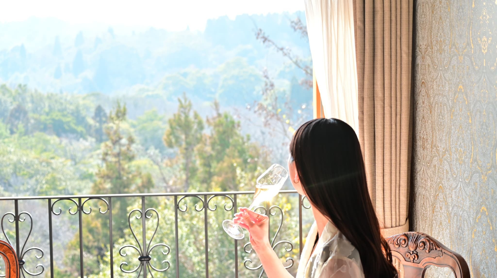 【秋限定｜カップル・ご夫婦におすすめ】ふたりで愉しむご褒美ステイ〜ReFaアメニティ・シャンパン付〜