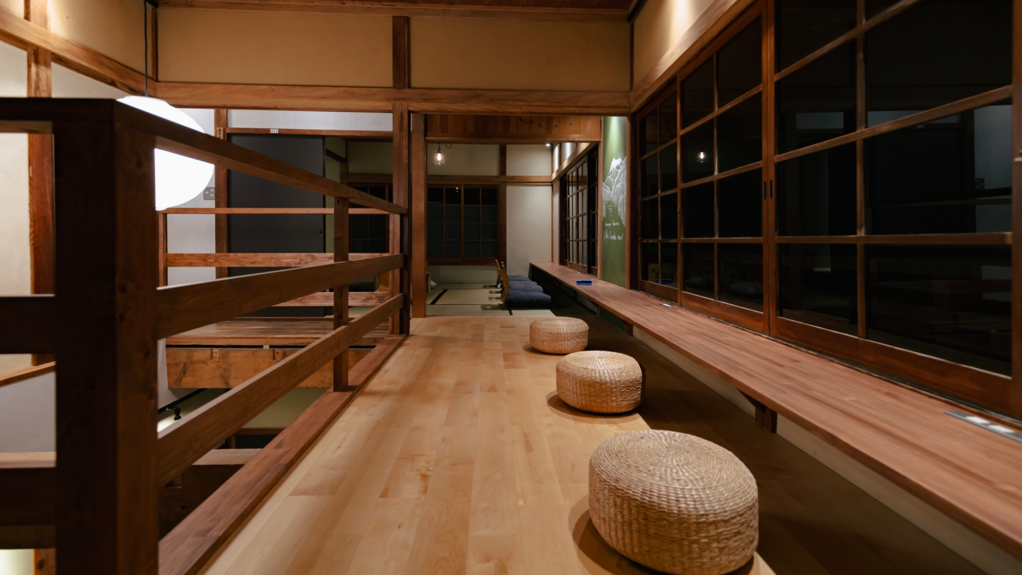 【山の家】キッチン・シャワー・トイレを完備した、リフォーム済みの古民家風共用棟です。 