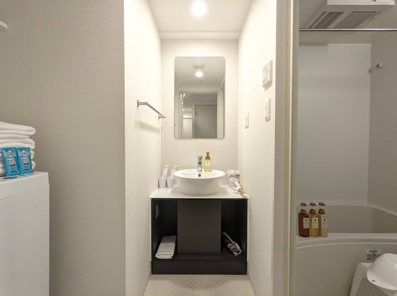 洗濯機(洗剤付き)_洗面所(ドライヤー,ヘアアイロン付き)_バスルーム