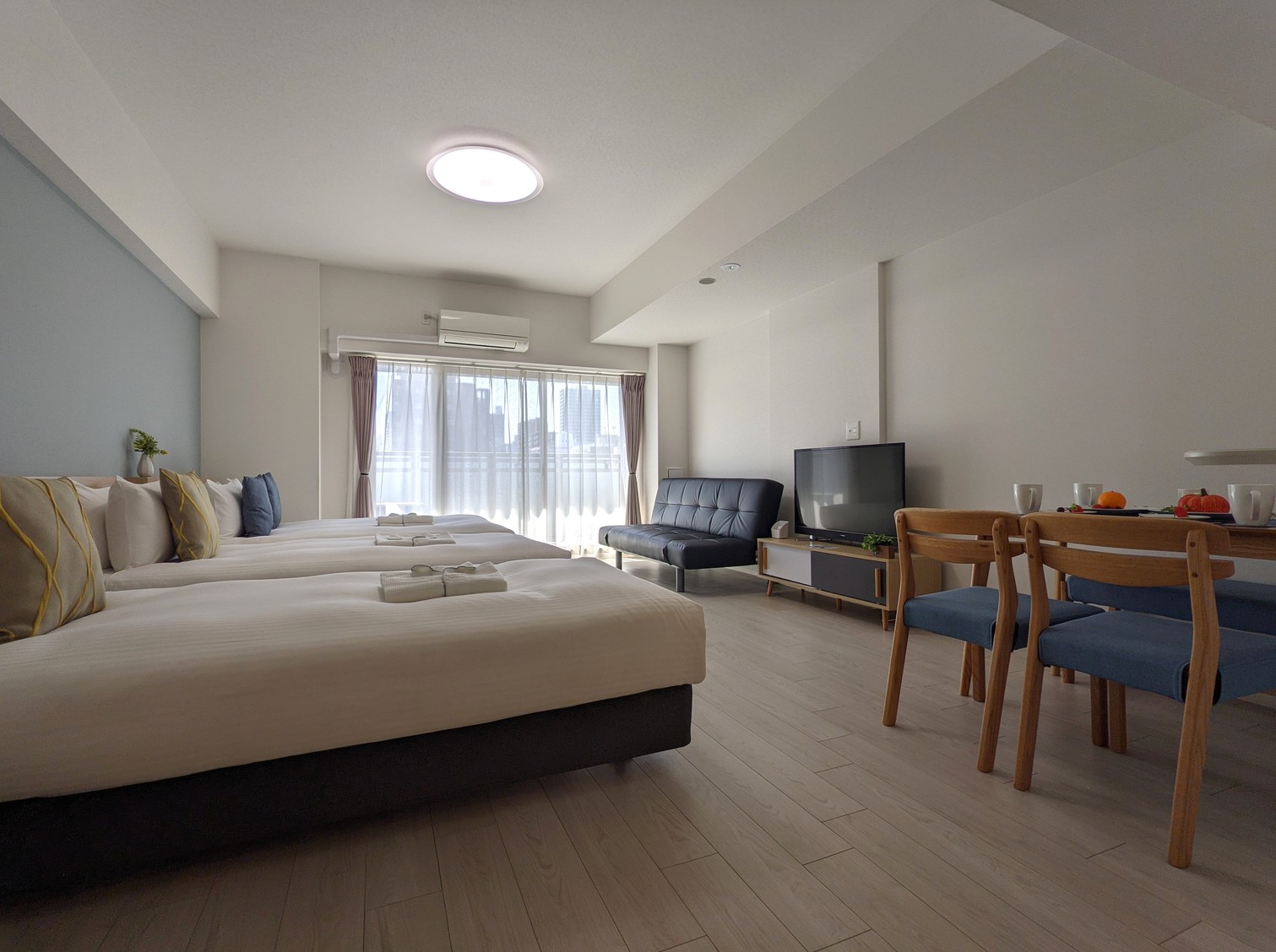 ダブルベッド1シングルベッド2ソファベッド1/43平米【禁煙