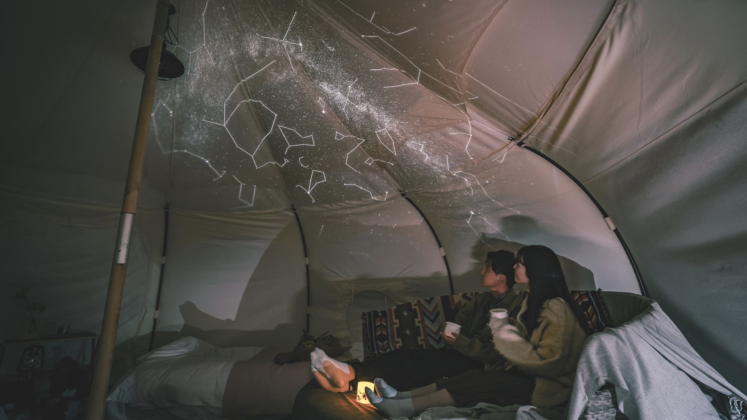 テント内の過ごし方イメージ