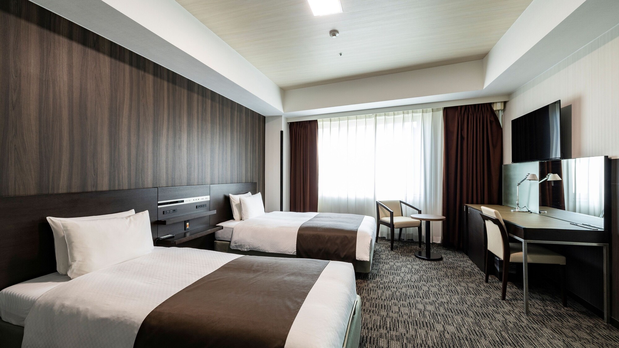 ユニバーサルツイン