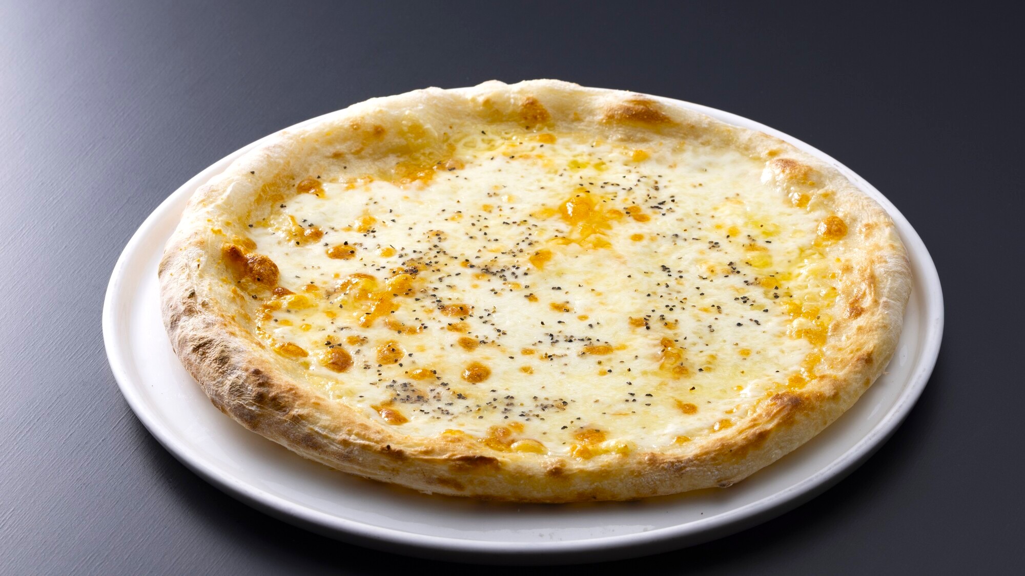 【ランチ】ピッツアビアンカ（モッツァレラ、グラナパダーノ、ミックスチーズ）