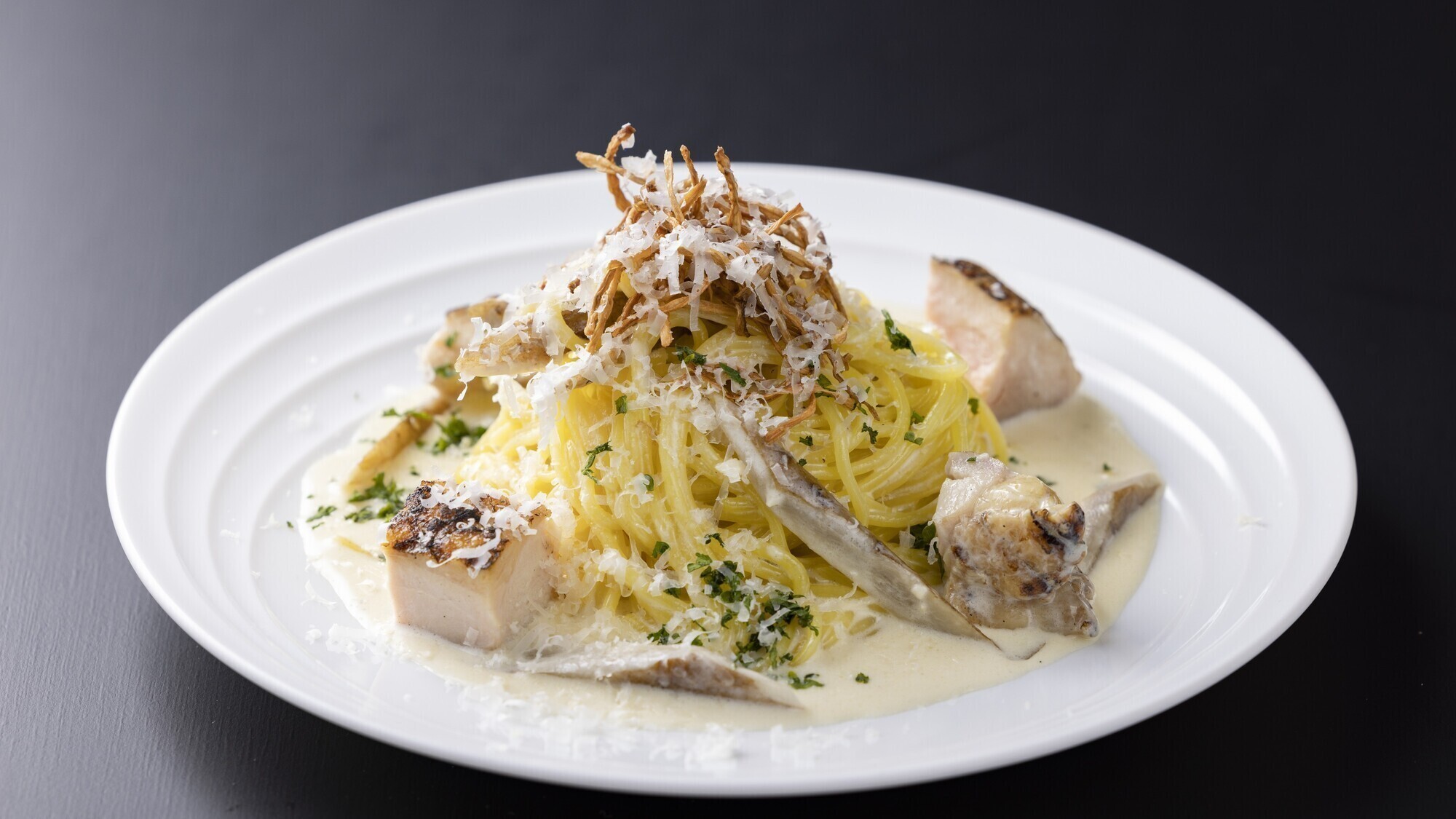 【ランチ】糸島鶏のグリルとごぼうのクリームスパゲティ