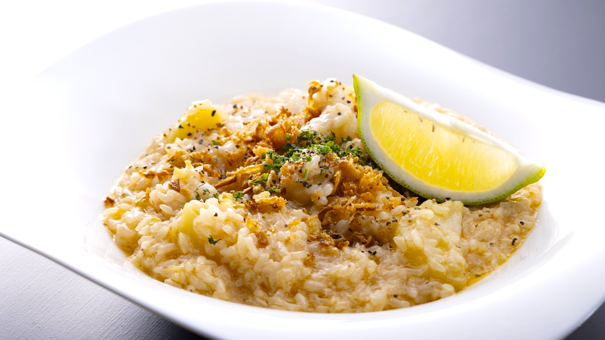 【ランチ】国産牛モツとジャガイモのアロスメロッソ