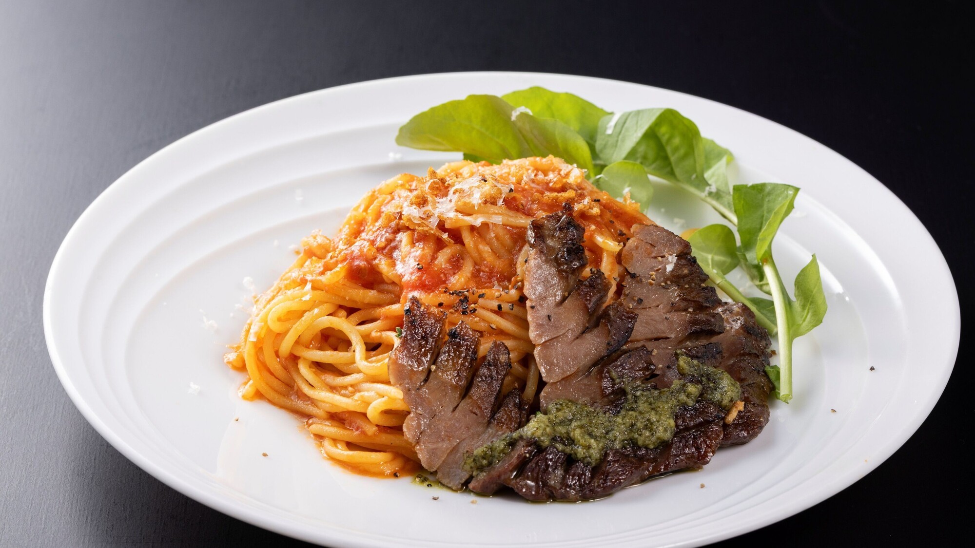 【ランチ】炙り牛タンのトマトスパゲティ