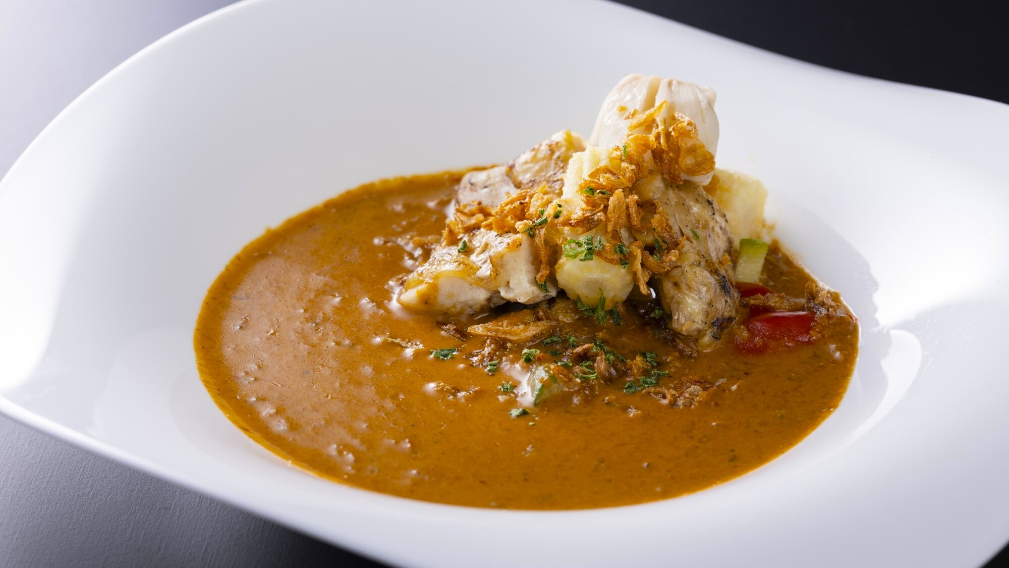 【ランチ】グリルチキンと野菜のマッサマンカレー