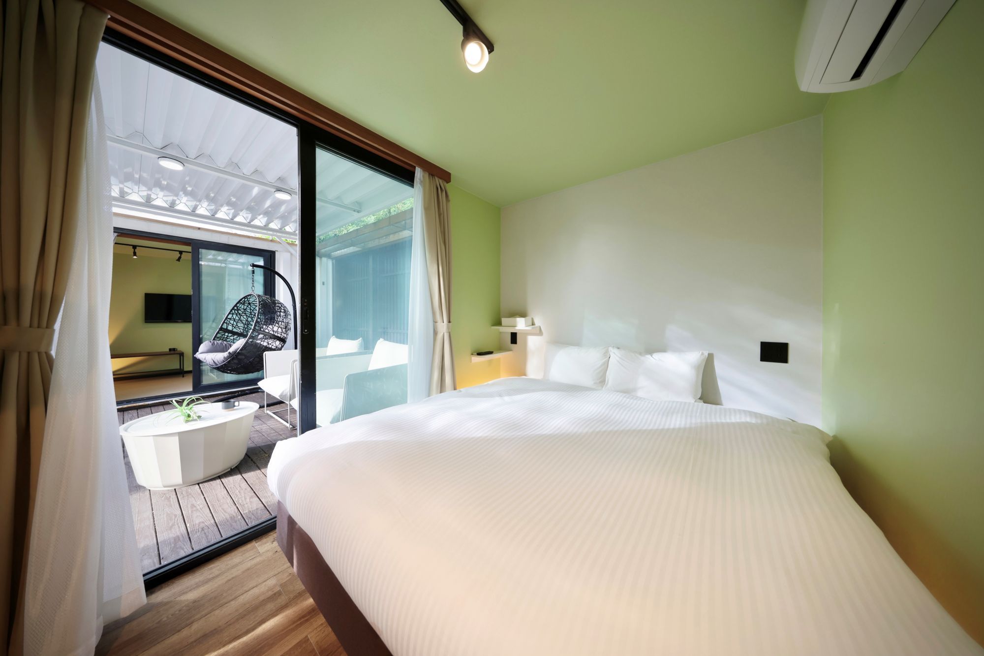 One Bed Room