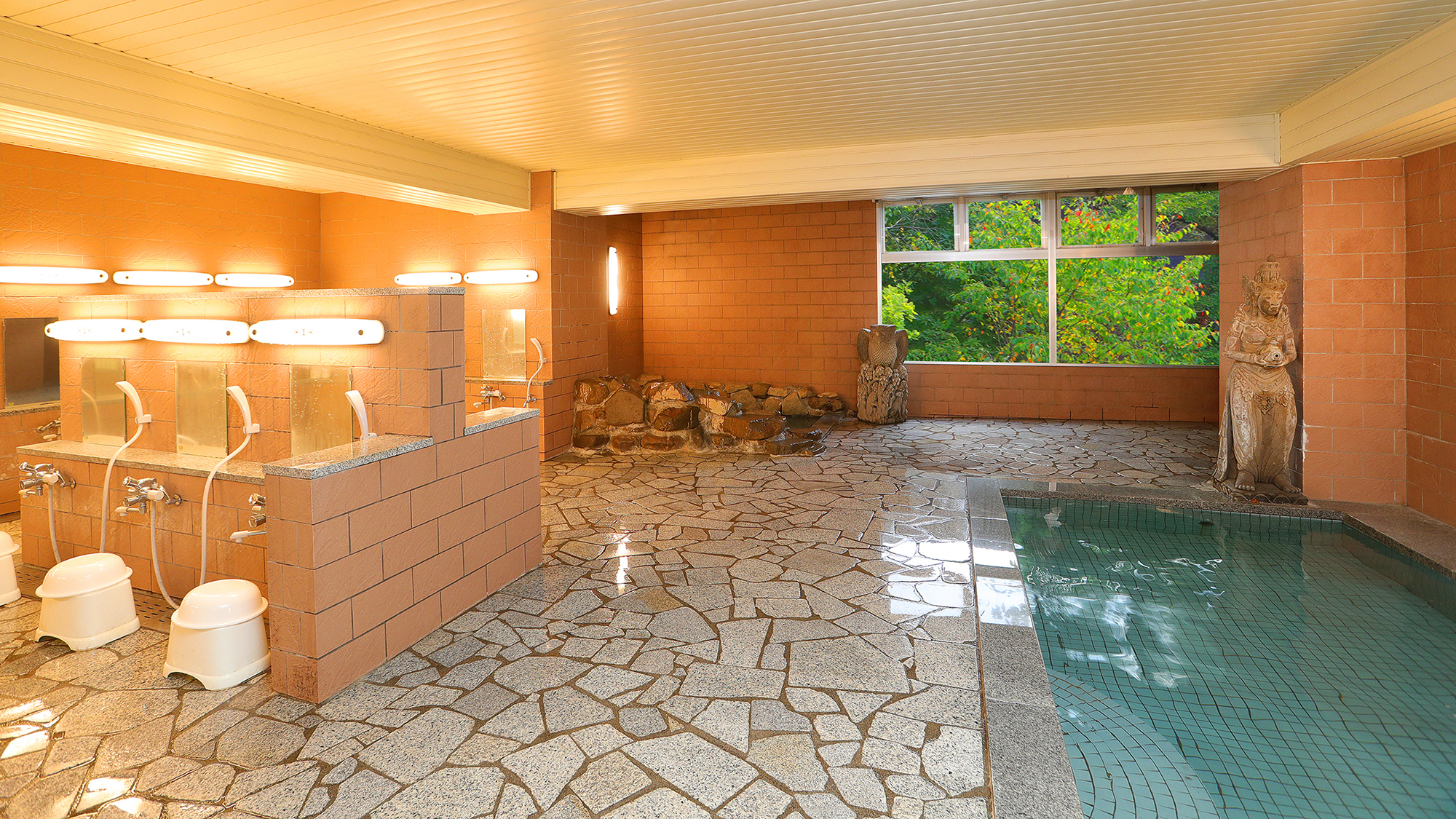 *大浴場/チェックイン前、チェックアウト後のご入浴OK！フロントにて入浴券をお買い求めください