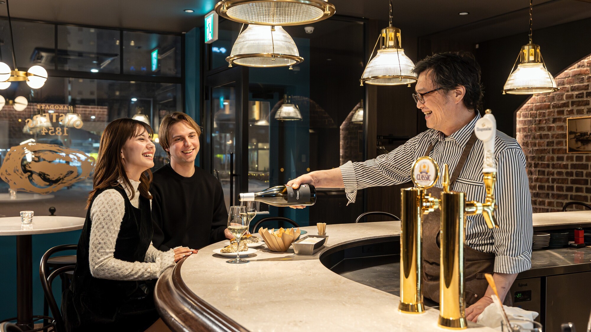 オイスターバー「HAKODATE OYSTERS 1854」