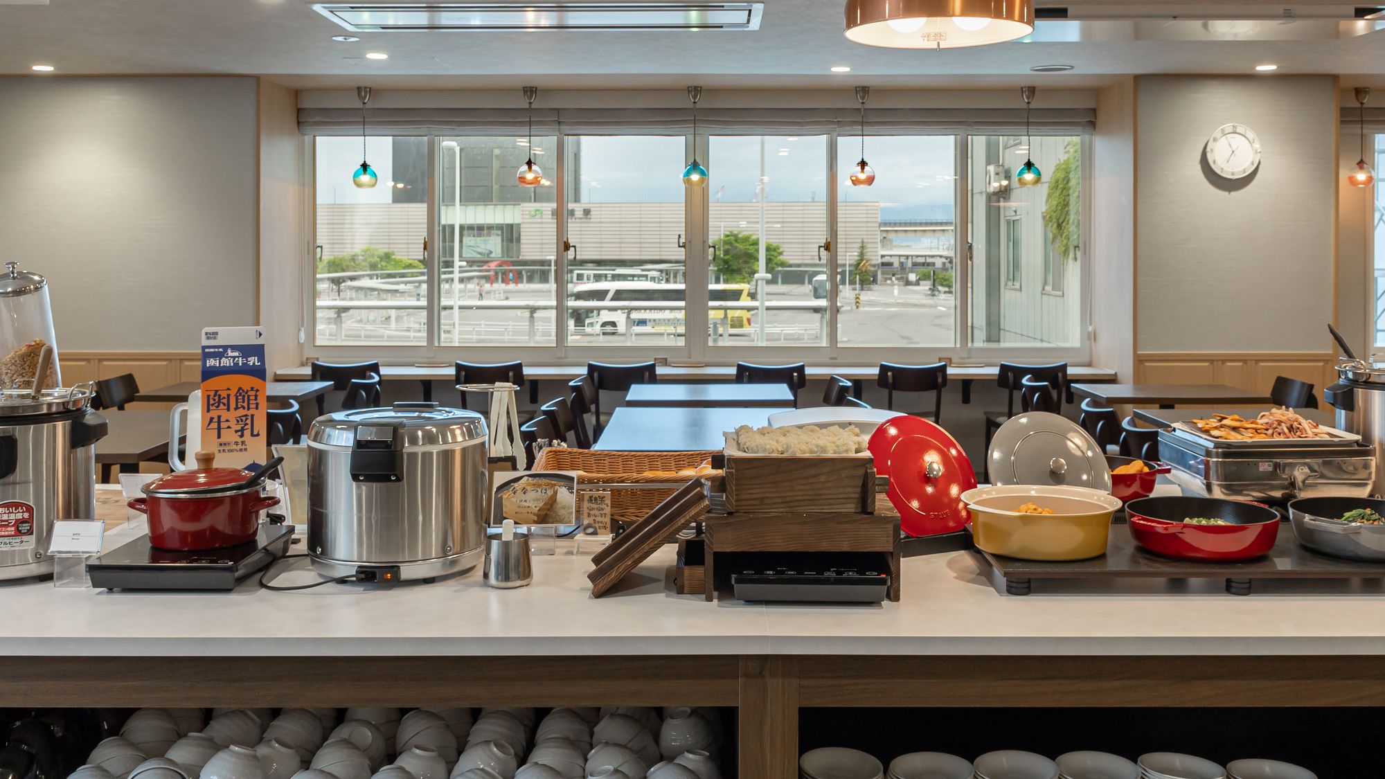 函館駅を正面に臨む朝食レストラン