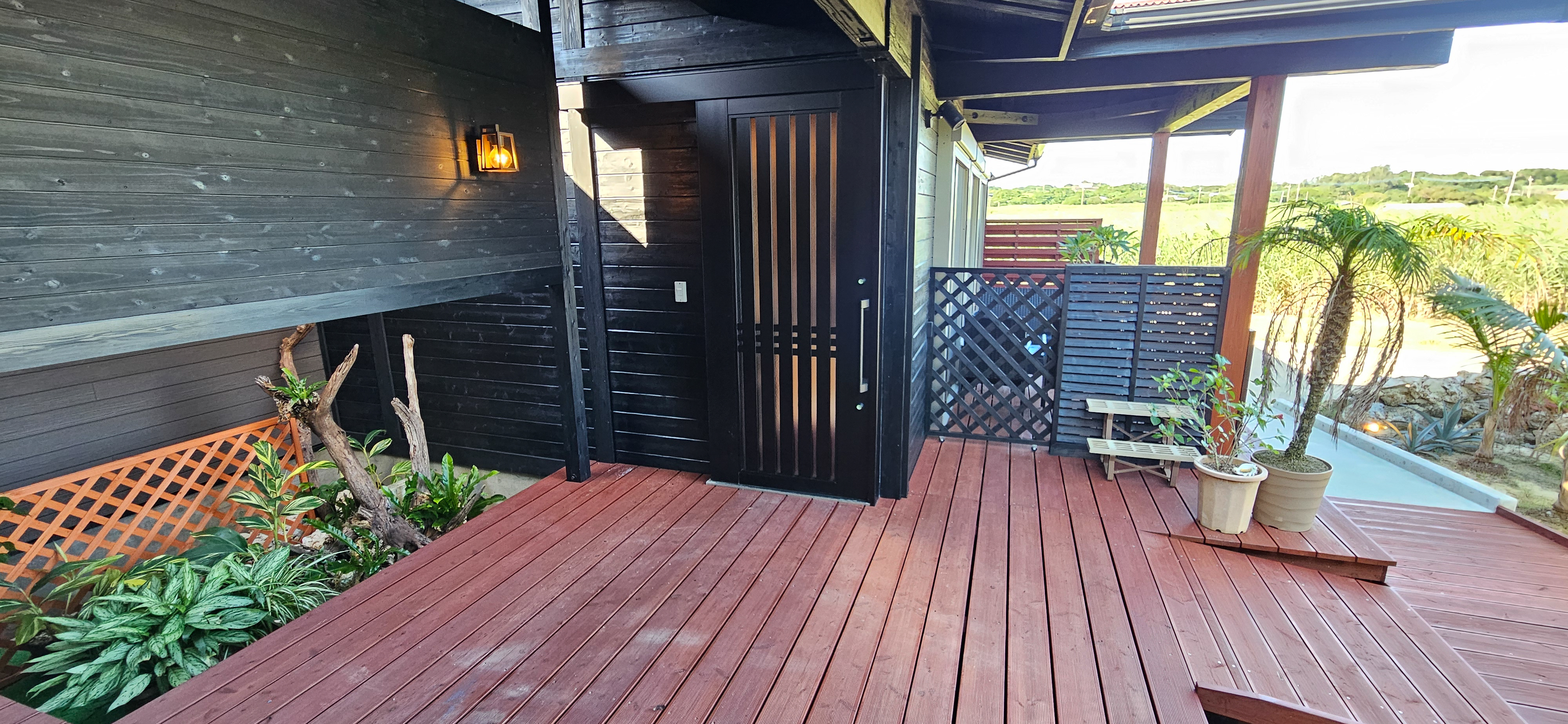 貸別荘　４人用　外観　玄関スペース