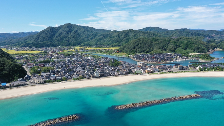 【上空から見た竹野浜海岸】