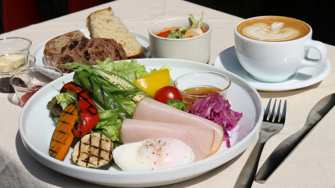 【朝食付き】カフェ朝食+京都鉄道博物館入館券付きプラン♪