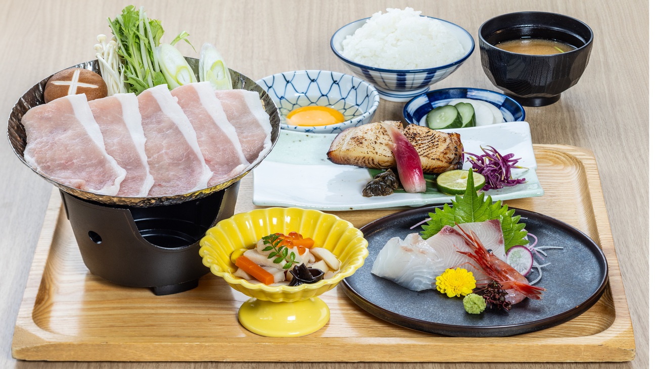 【夕食付き】「廣新米穀」黄金豚すき煮御膳！魚沼産コシヒカリと一緒に楽しめる豪華な夕食プラン