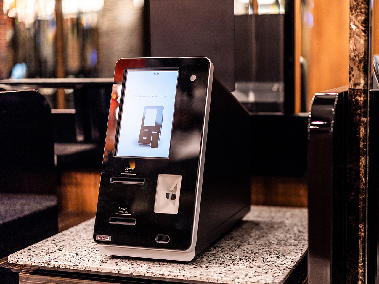 【1階】：1秒チェックイン機