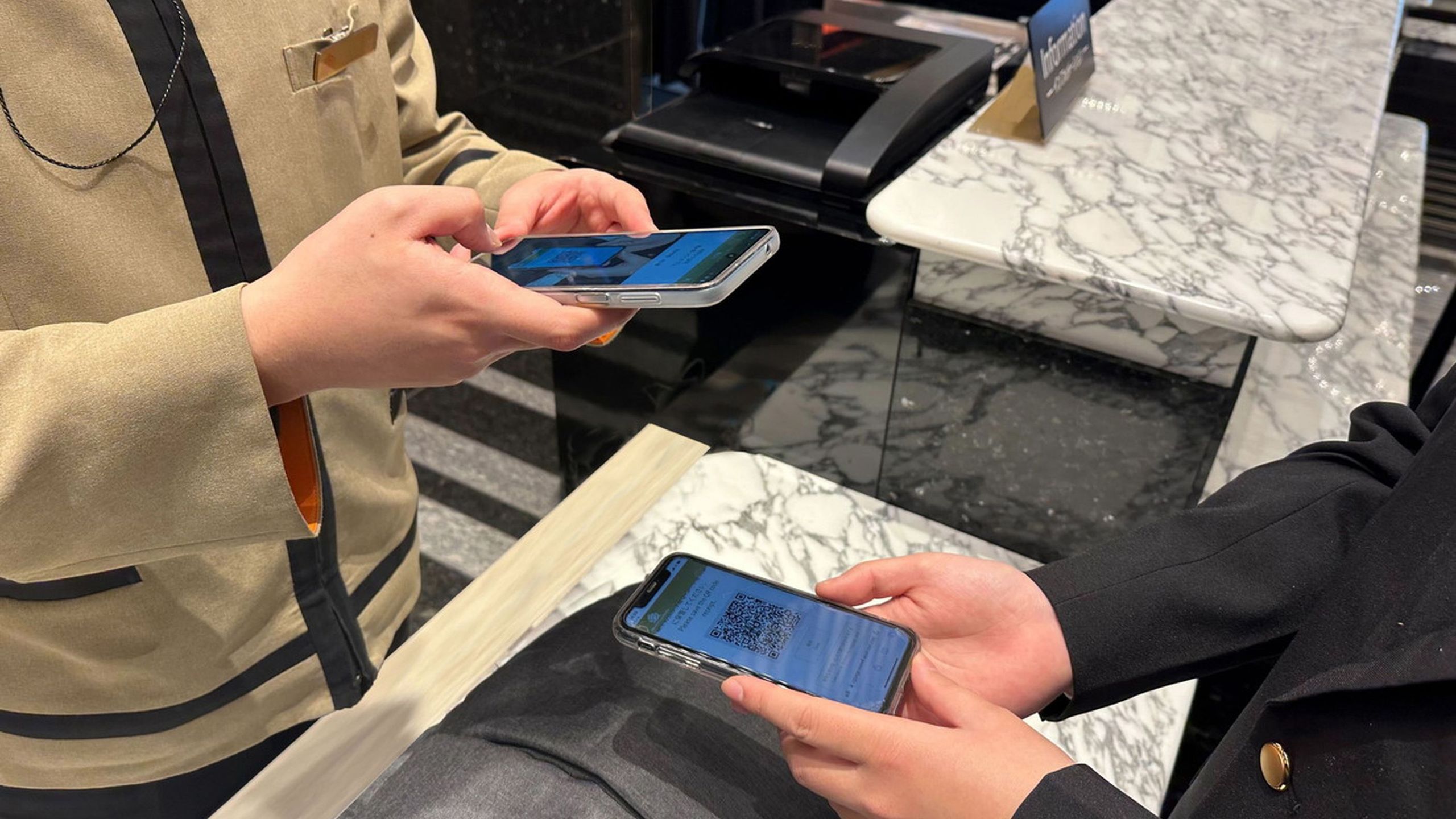 ■荷物預かりシステム「Easy Keeper」