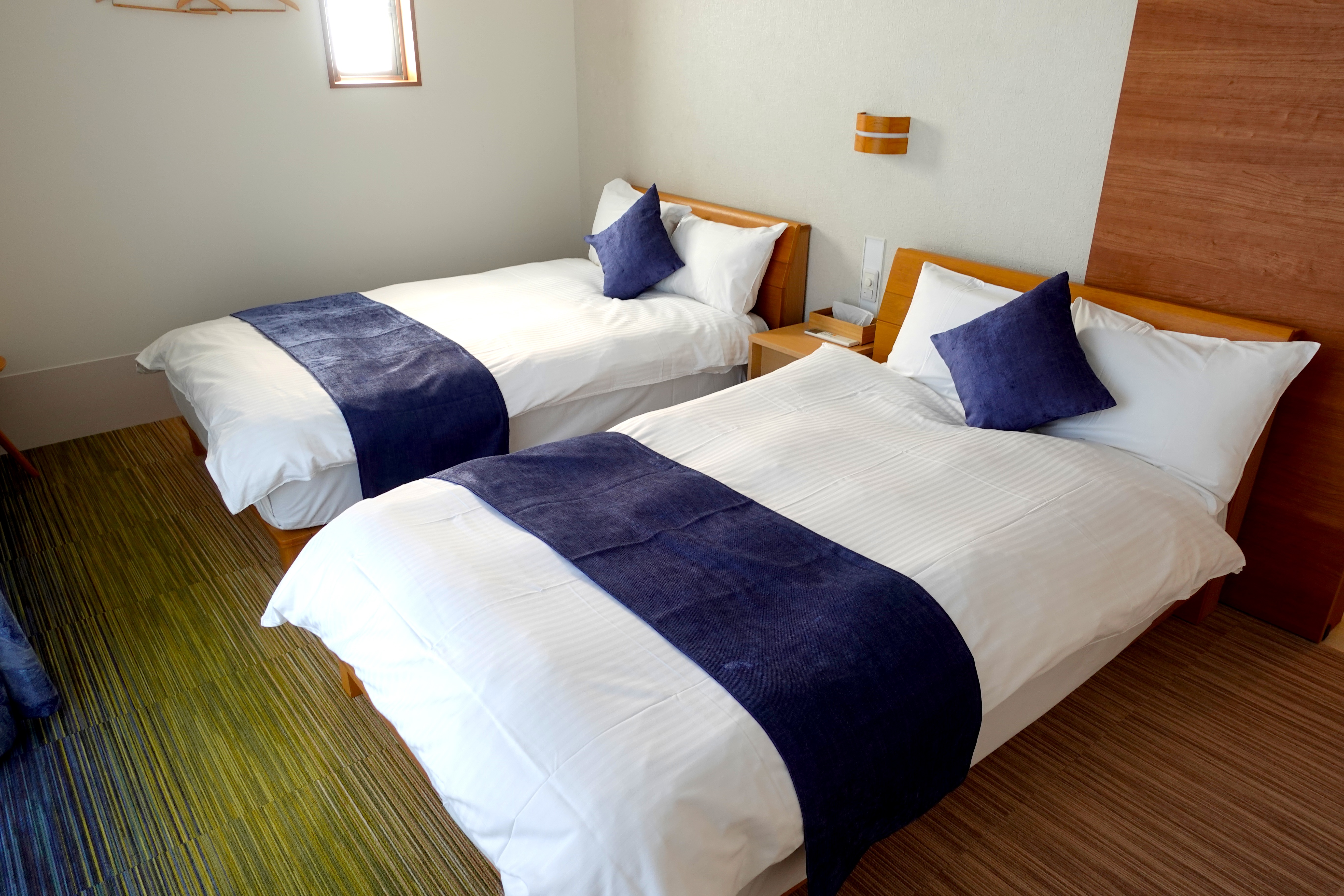 ベッドルーム（青）