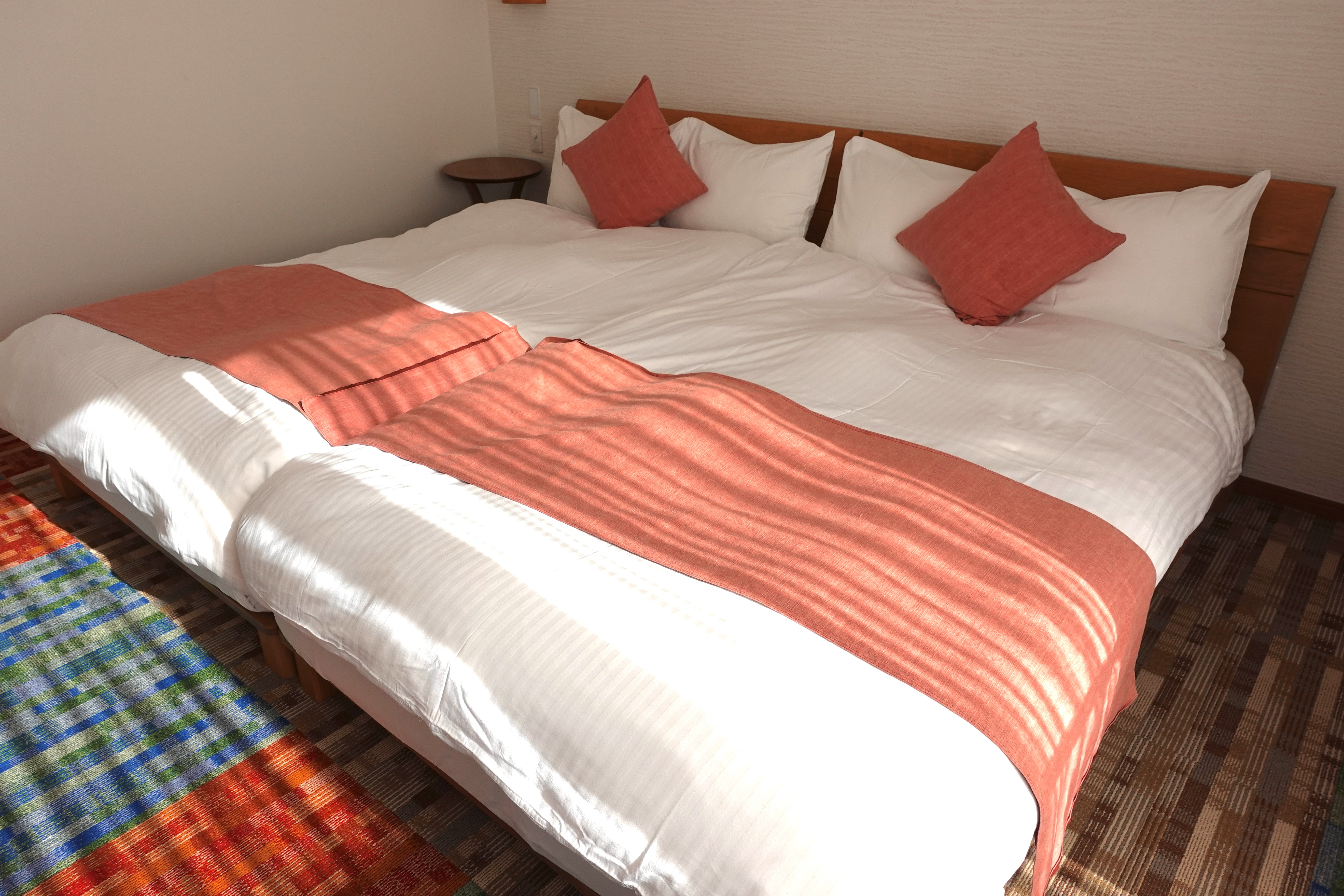 ベッドルーム（赤）