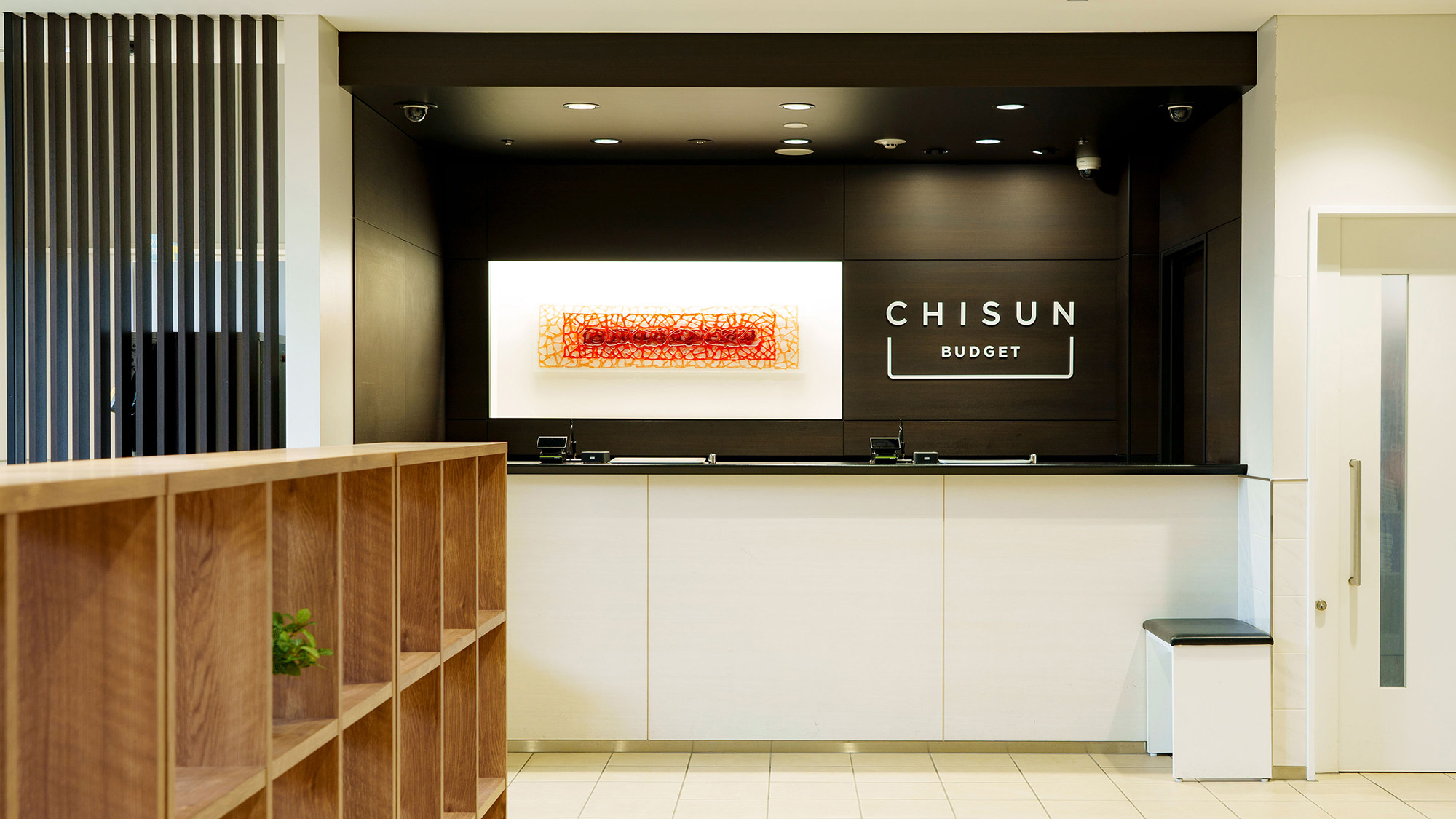 【レセプション】観光スポットや周辺情報もご案内します。お気軽にご相談ください。