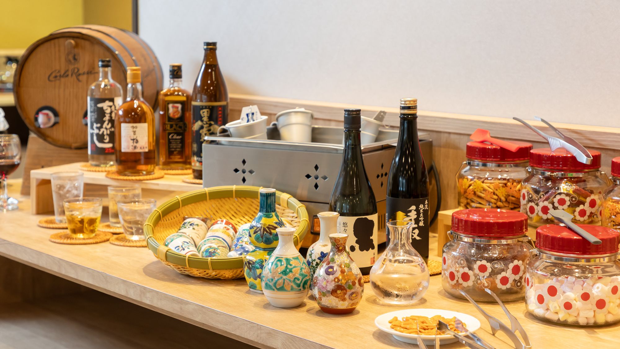 【無料ラウンジ】＜宿泊者限定＞営業時間 16：00～20：00 (1階レストラン内)※不定休あり