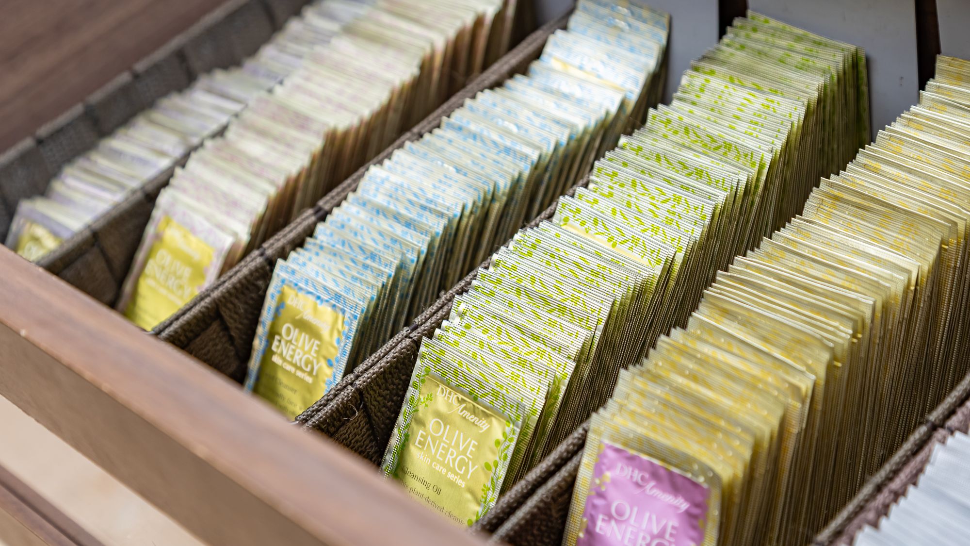 アメニティ(DHC)  化粧水・クレンジングなど、ご自由にお取りください