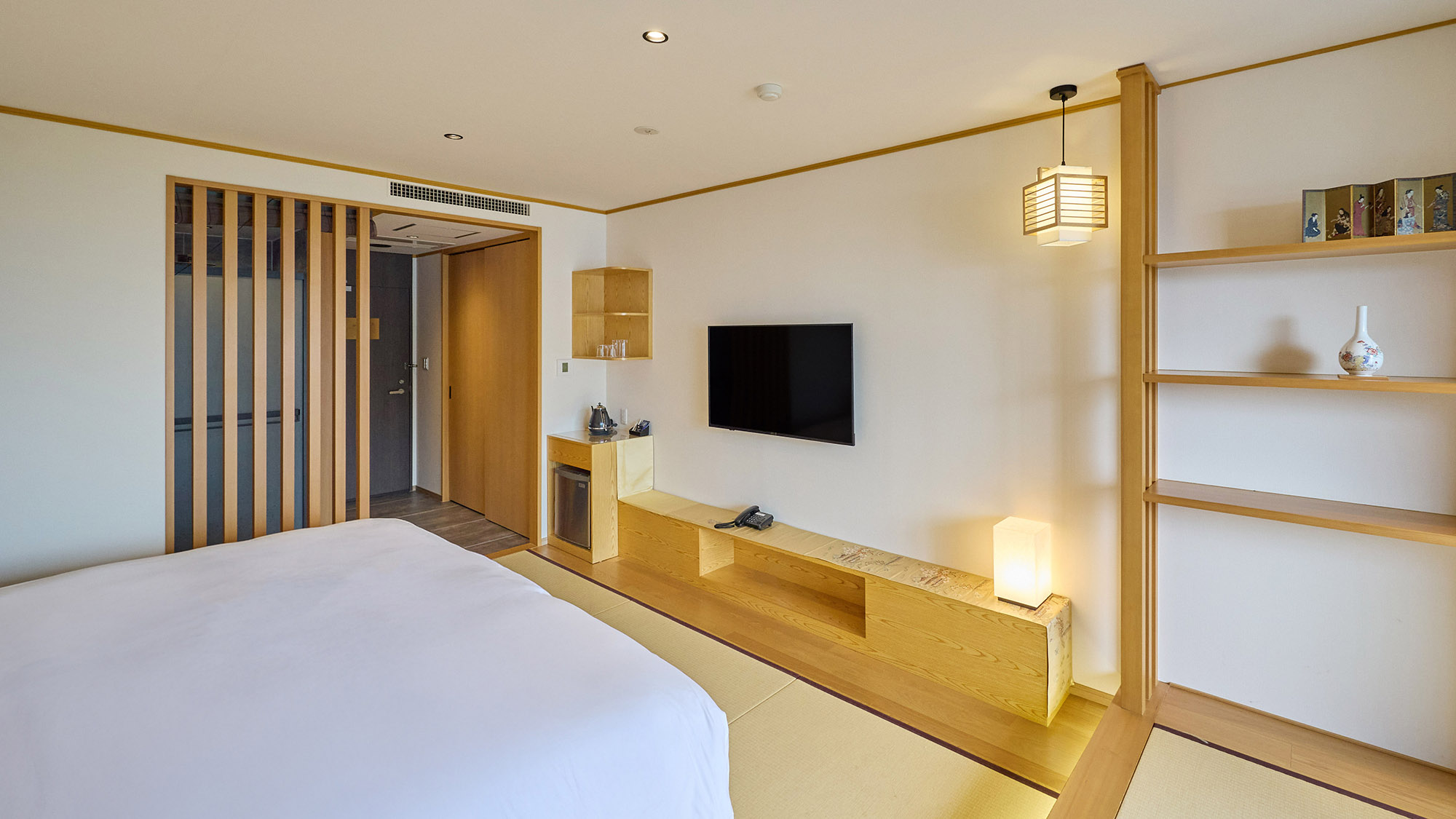 ・【スタンダード和洋室】和の趣漂うお部屋です。ご家族やご友人と心身ともにゆったりとお過ごしください