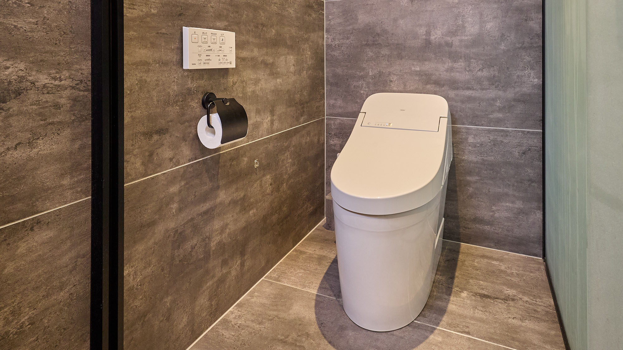 ・【スタンダード和洋室】トイレには温水洗浄機能付きで、快適にご利用いただけます