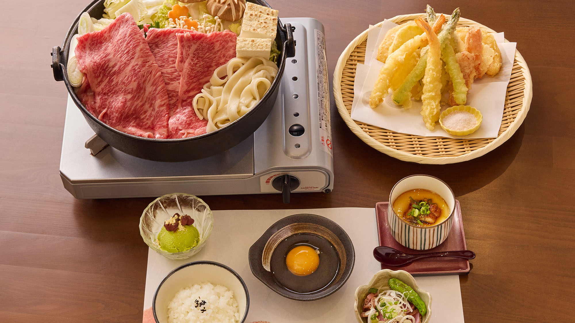 ・【夕食一例】日本全国の旬の食材をご堪能いただけるご夕食です。心ゆくまでご堪能ください