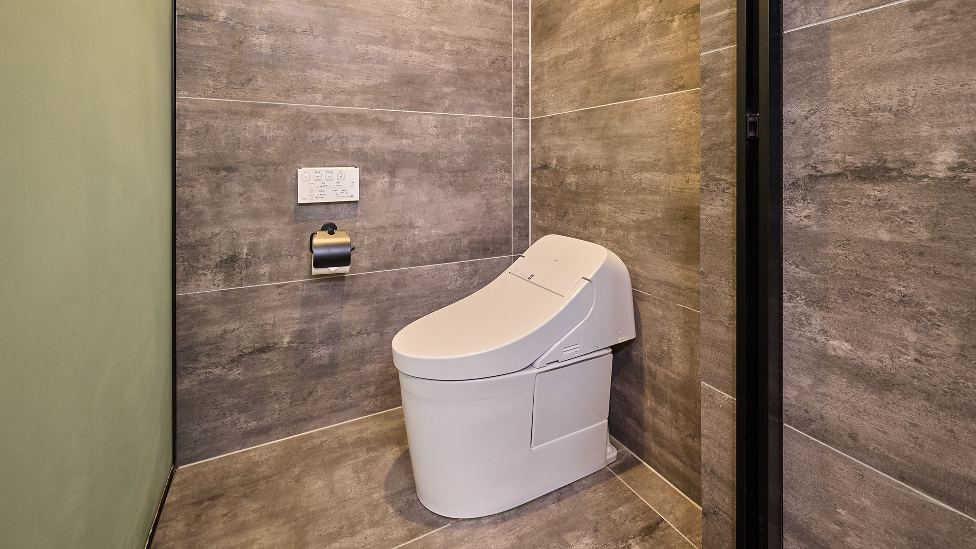 ・【プレミアムルーム（富士山眺望）】トイレは温水洗浄機能付きで、快適にご利用いただけます