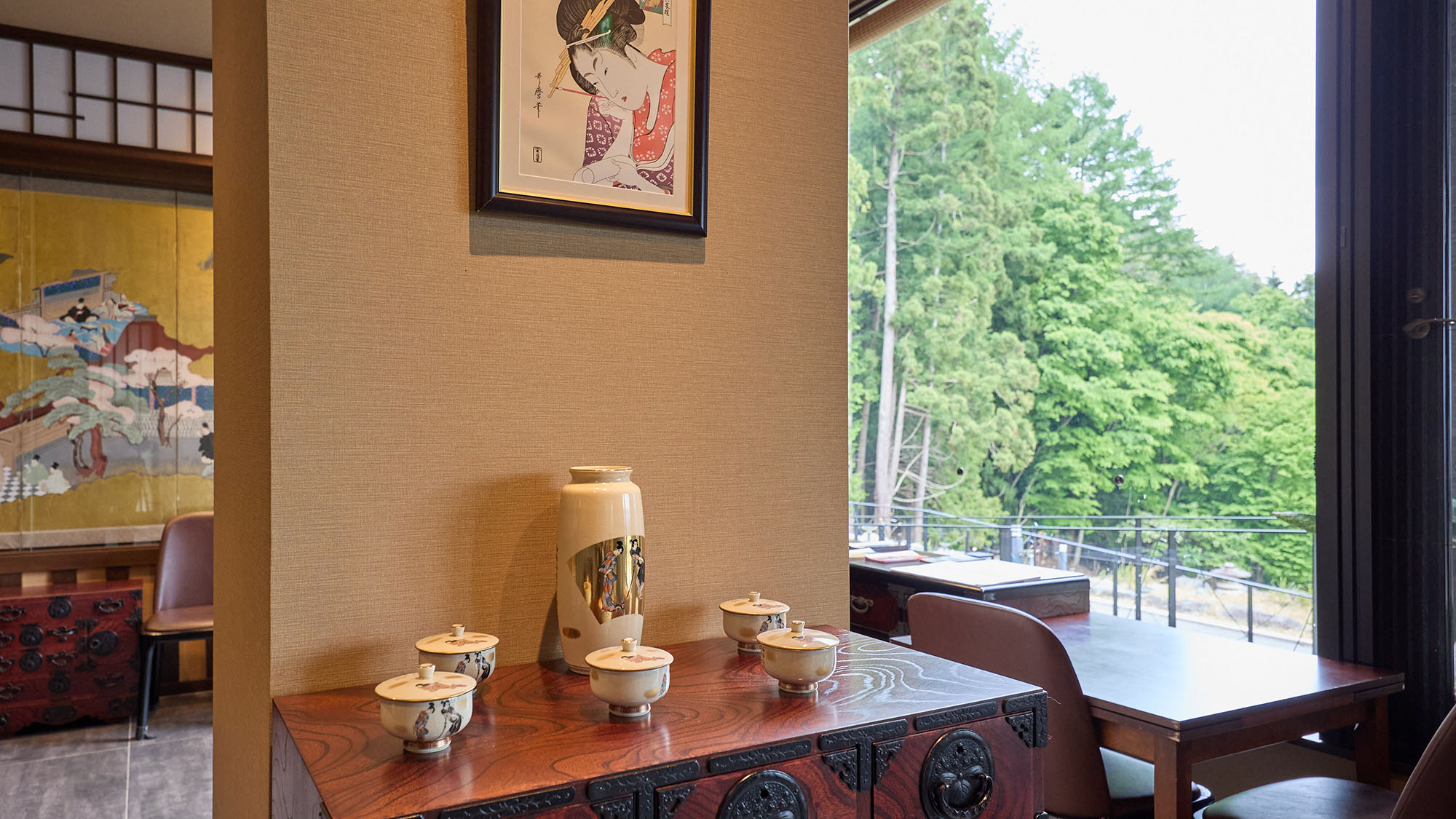 ・【ロビー】豊かな自然の中、日本らしさを感じられる宿です。都会の喧騒から離れてゆったりお寛ぎください