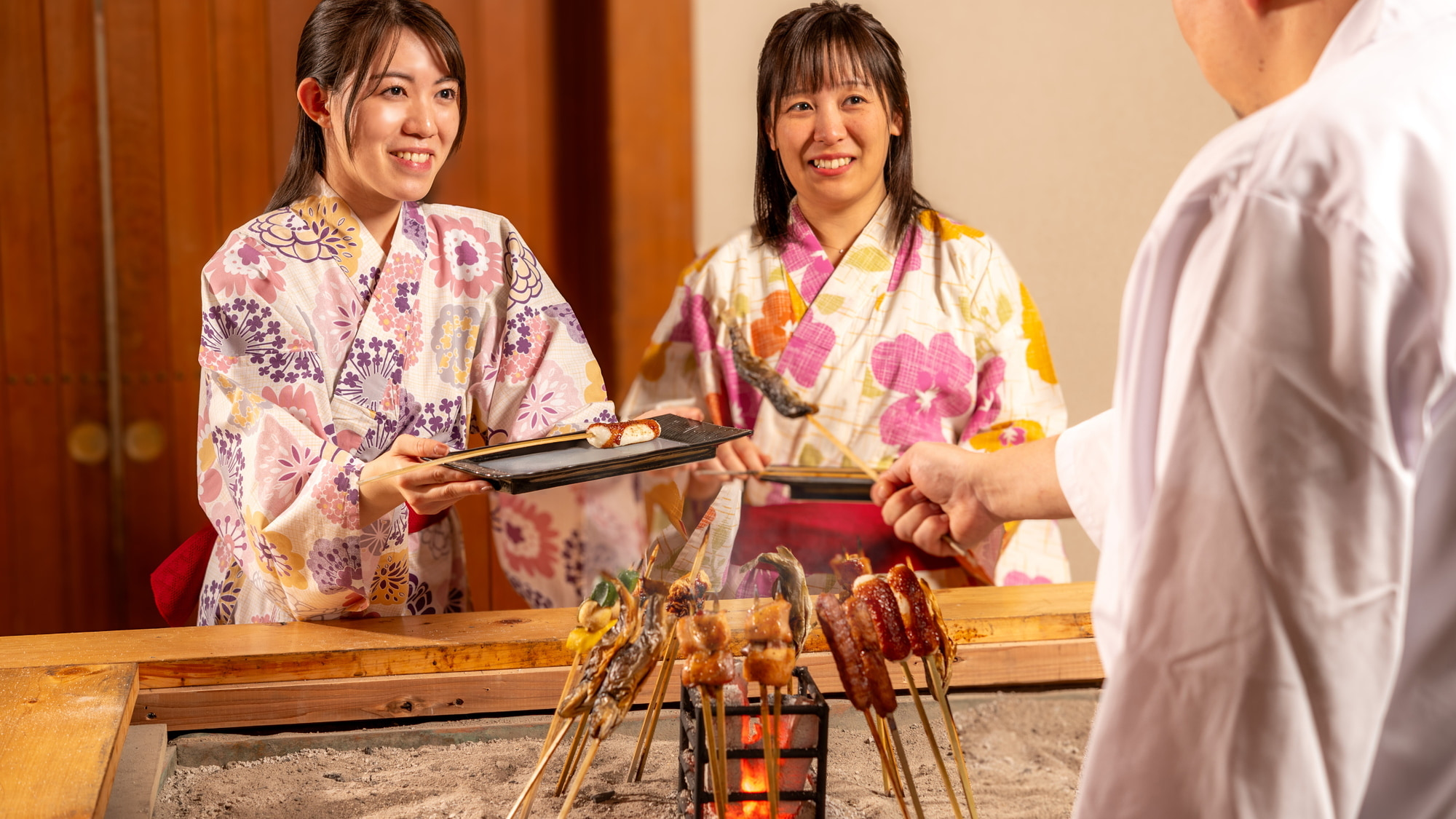 《夕食》里山料理ビュッフェ 湯西川名物 囲炉裏串焼き