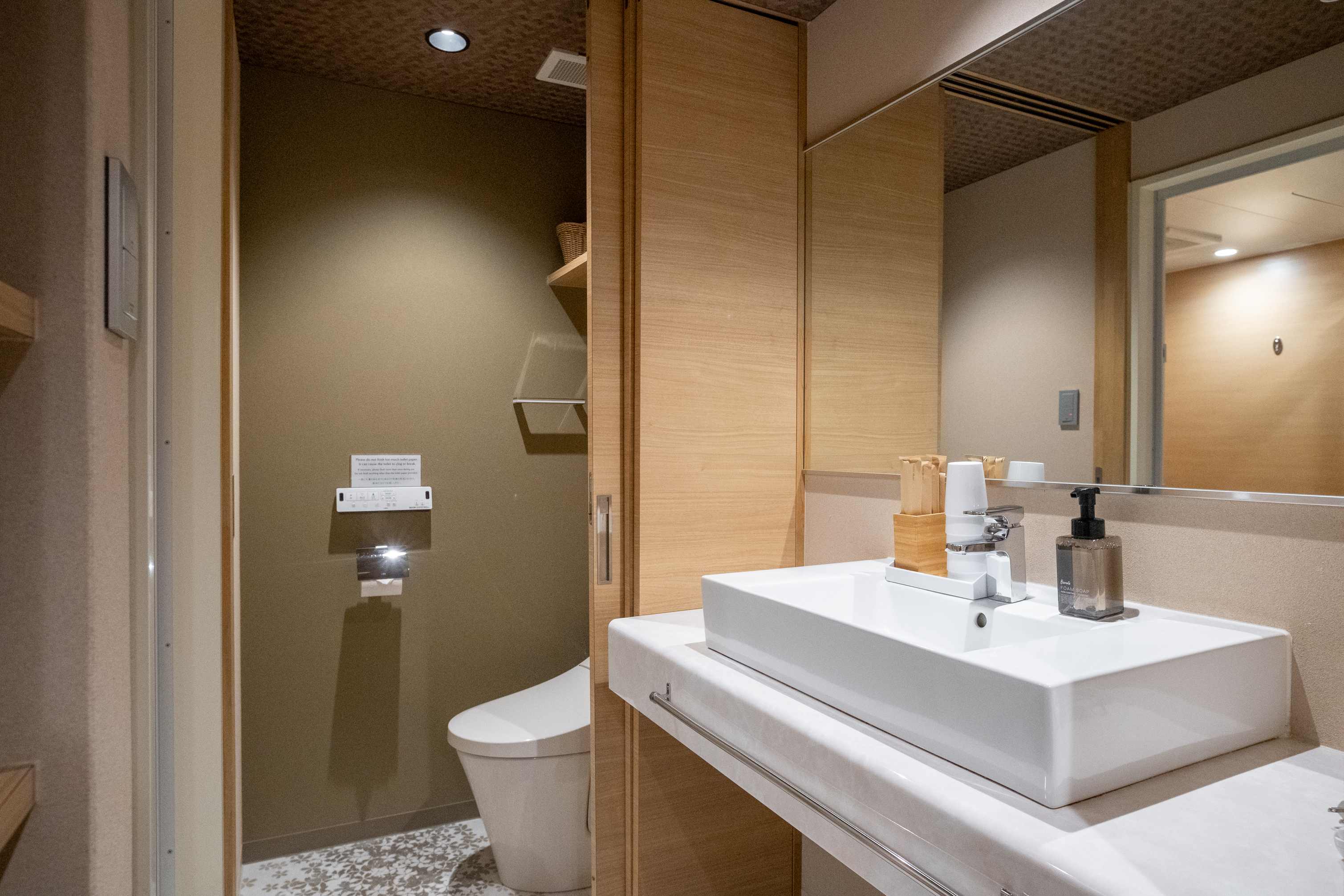 《36.4平米》和洋モダンスイート (禁煙)