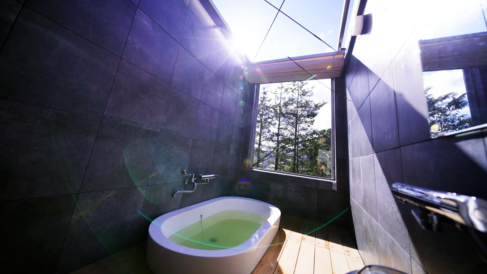 C　温泉露天風呂２