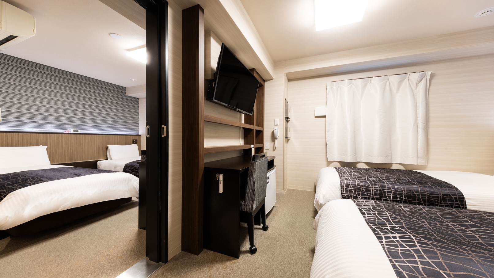 【素泊まり】2室コネクトルームプラン テレビもバス・トイレもそれぞれの客室に完備