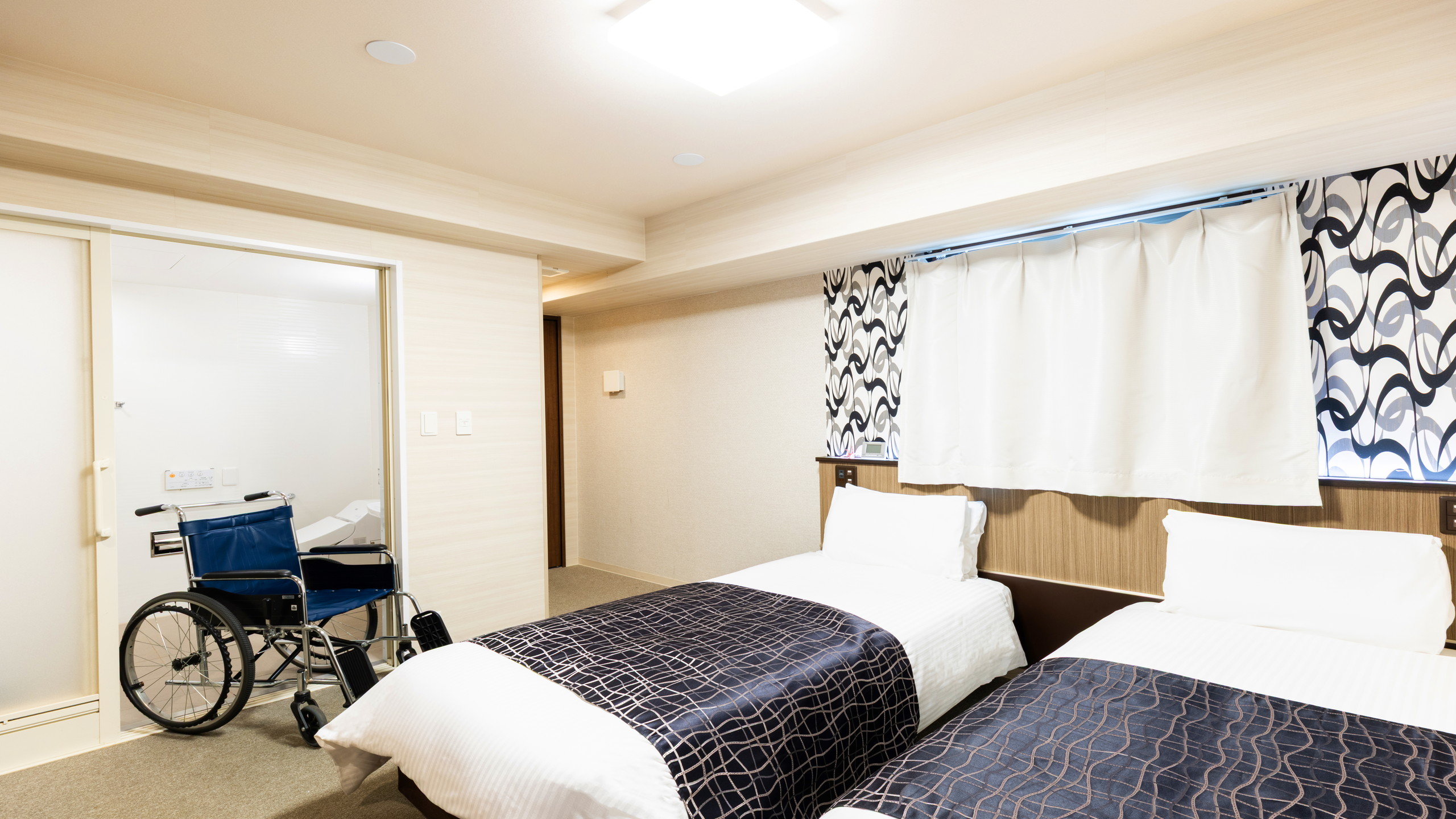 ユニバーサルツインルーム