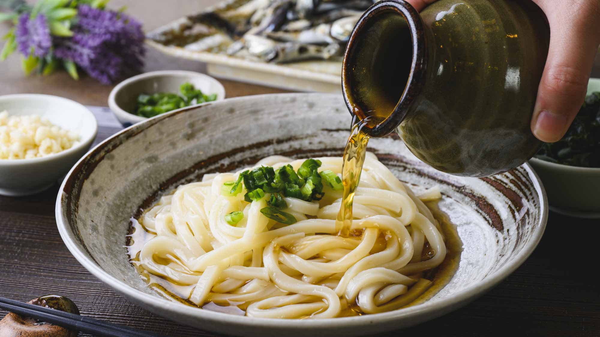 【高松・善通寺インター限定】コシが強くのどごし滑らかなうどん県の香川ならではの味をお楽しみください。