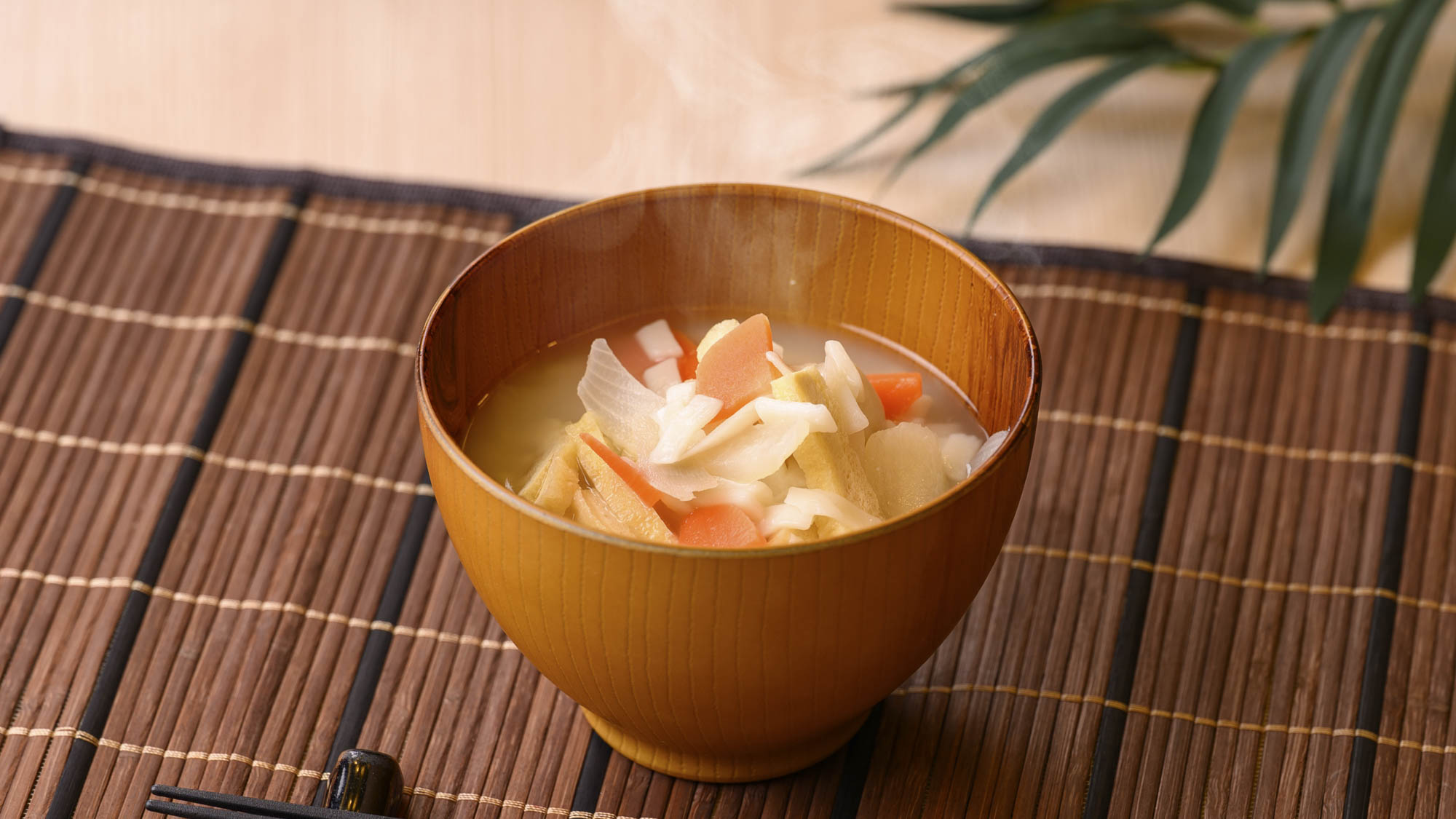 【高松限定】地元産のいりこに食べやすくカットしたうどんを煮込んだ"いりこの旨み広がる　打ち込み汁"