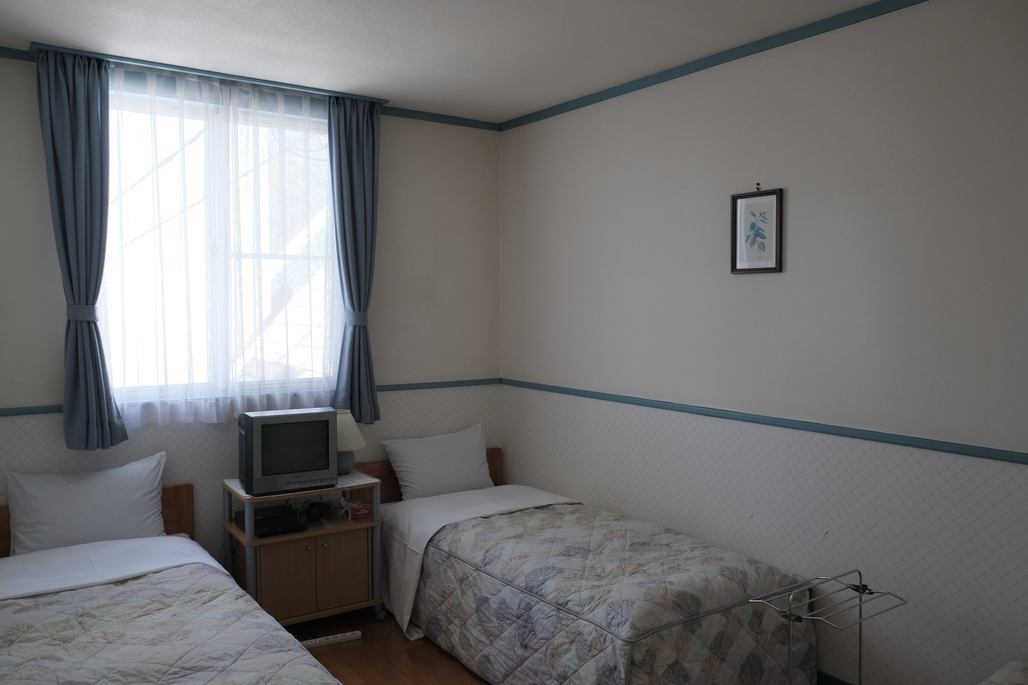 【朝食付プラン】玉子もハムも高原レタスもフルーティなプチトマトもすべて新鮮な地元産の美味しい朝食です