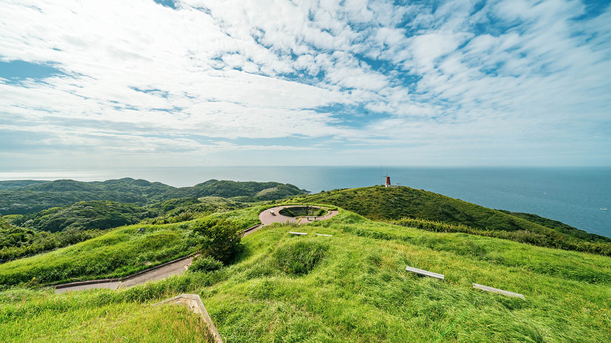 ・【周辺】普段の生活では感じられない自然のパワーと沖ノ島が持つ神秘的な空気を、大島でご体感ください
