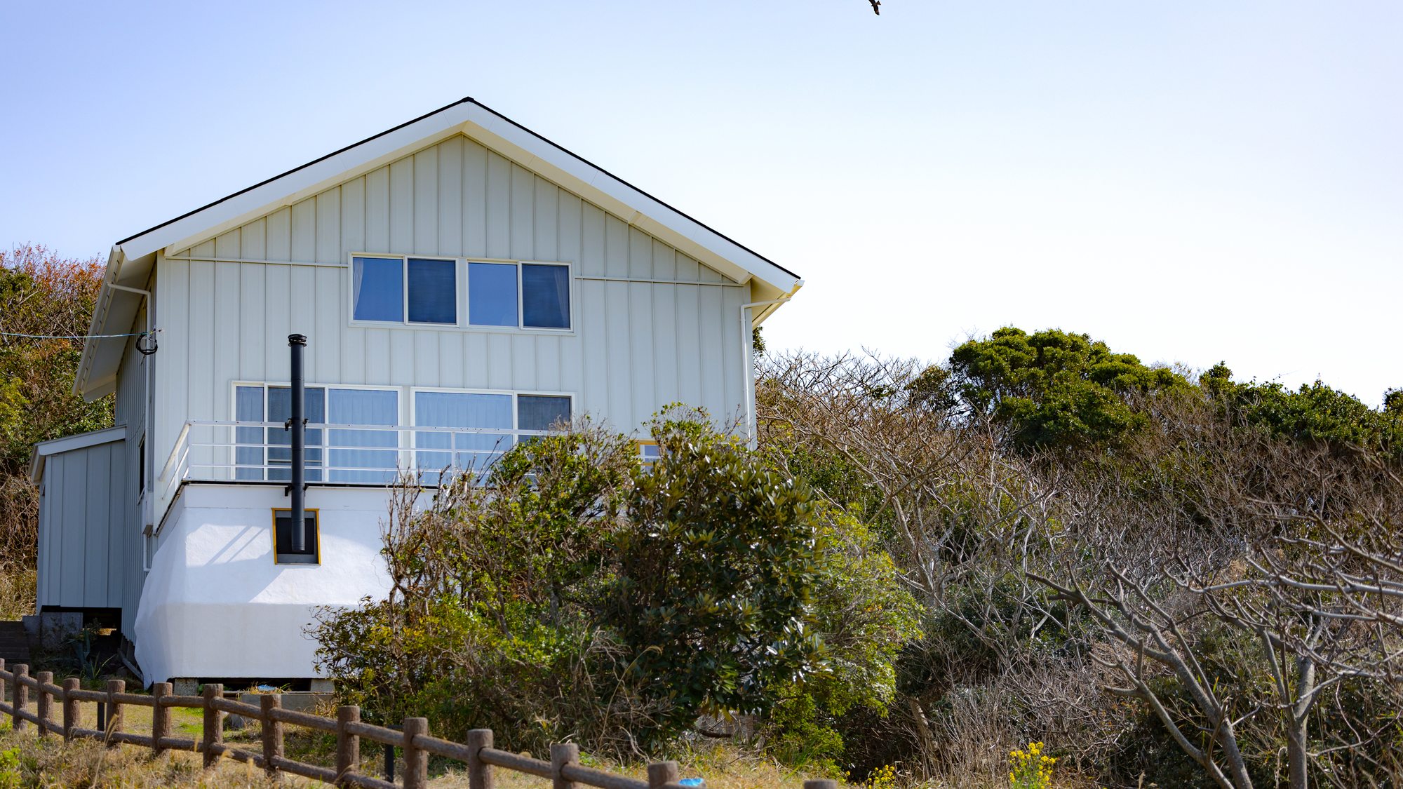 ・【外観】豊かな緑に囲まれて佇むプライベートヴィラです。日常の喧騒を忘れて休暇をお楽しみください